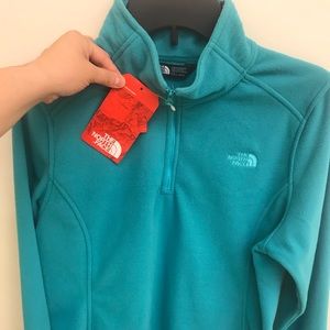 NWT North Face fleece pull over Size L
